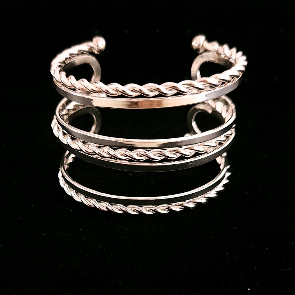 Silvertone Twist and Bar Cuff Bracelet